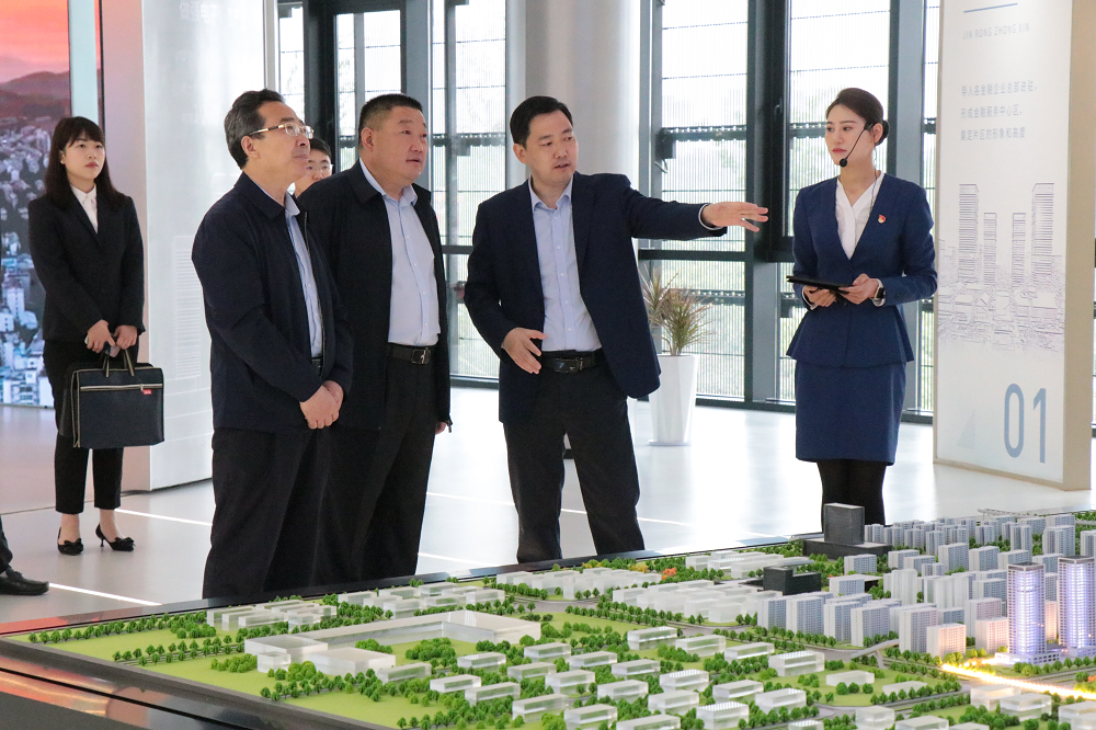 華信建投投資集團與郵政儲蓄銀行信陽分行舉行戰(zhàn)略合作簽約儀式