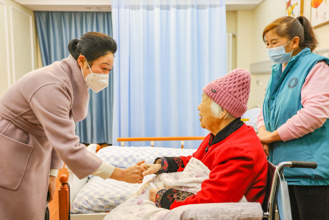 贊！華信圣德健康產(chǎn)業(yè)集團總經(jīng)理程紅榮獲2022年度河南省老齡健康服務工作先進個人獎